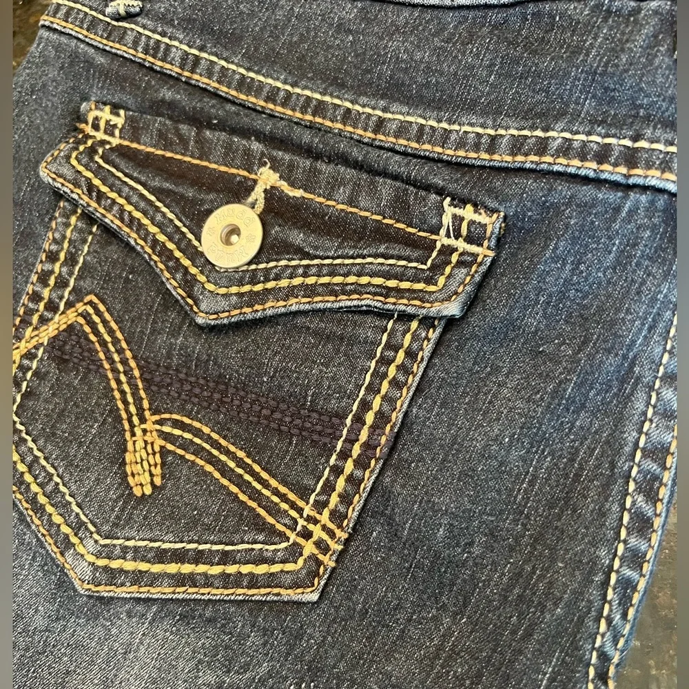 Woman’s Mudd Jean Capris - Picture 4 of 12